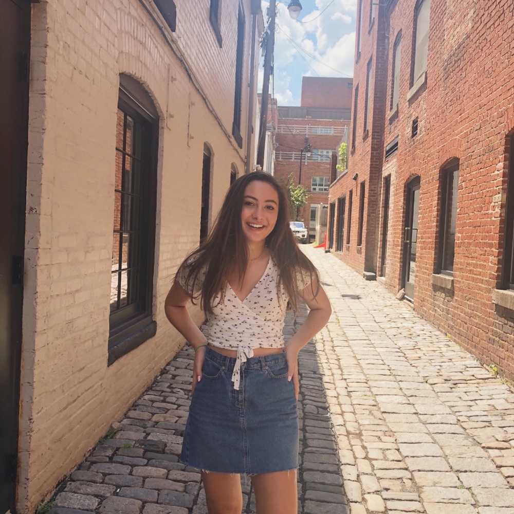 Meet your Posher, Caroline